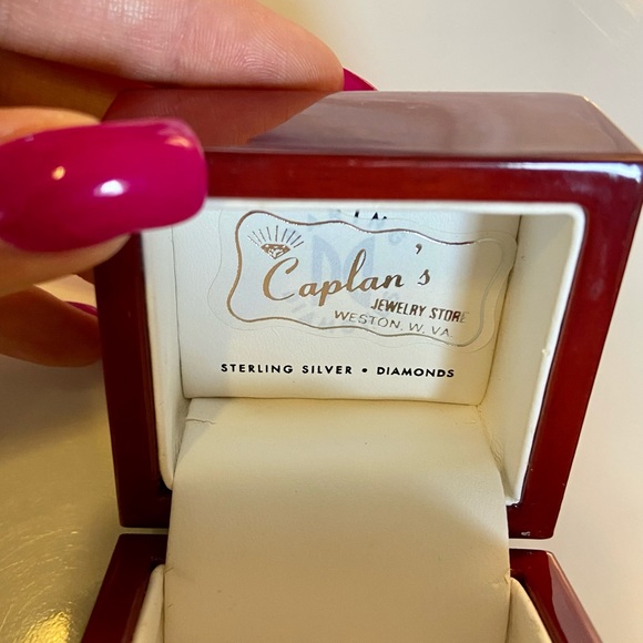 Heart Pendant Necklace and Box - Picture 10 of 10